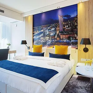 מלון Golden Tulip Airport